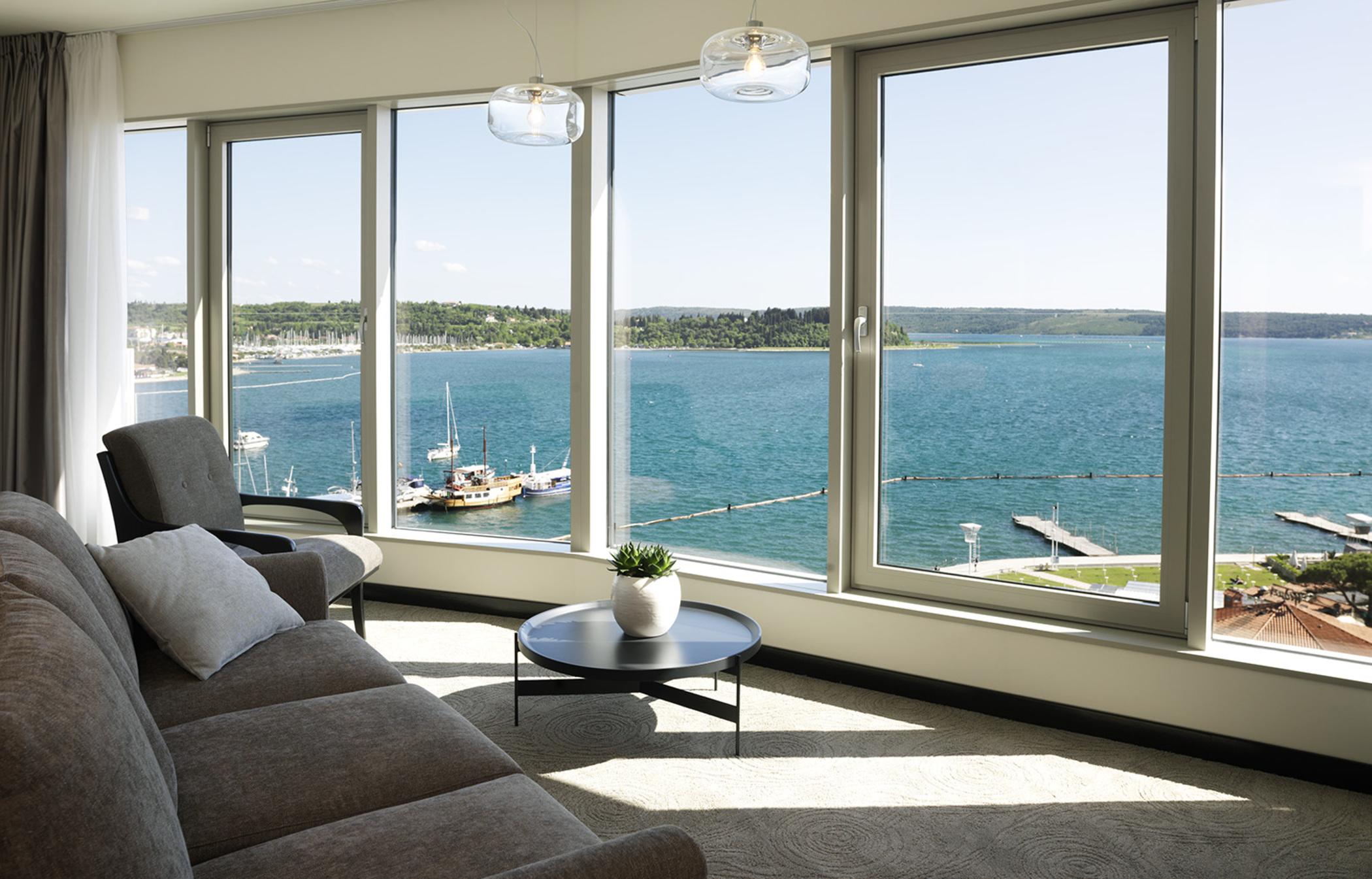 Hotel Slovenija - Terme & Wellness Lifeclass Portorose Esterno foto A view of the Lake from the hotel