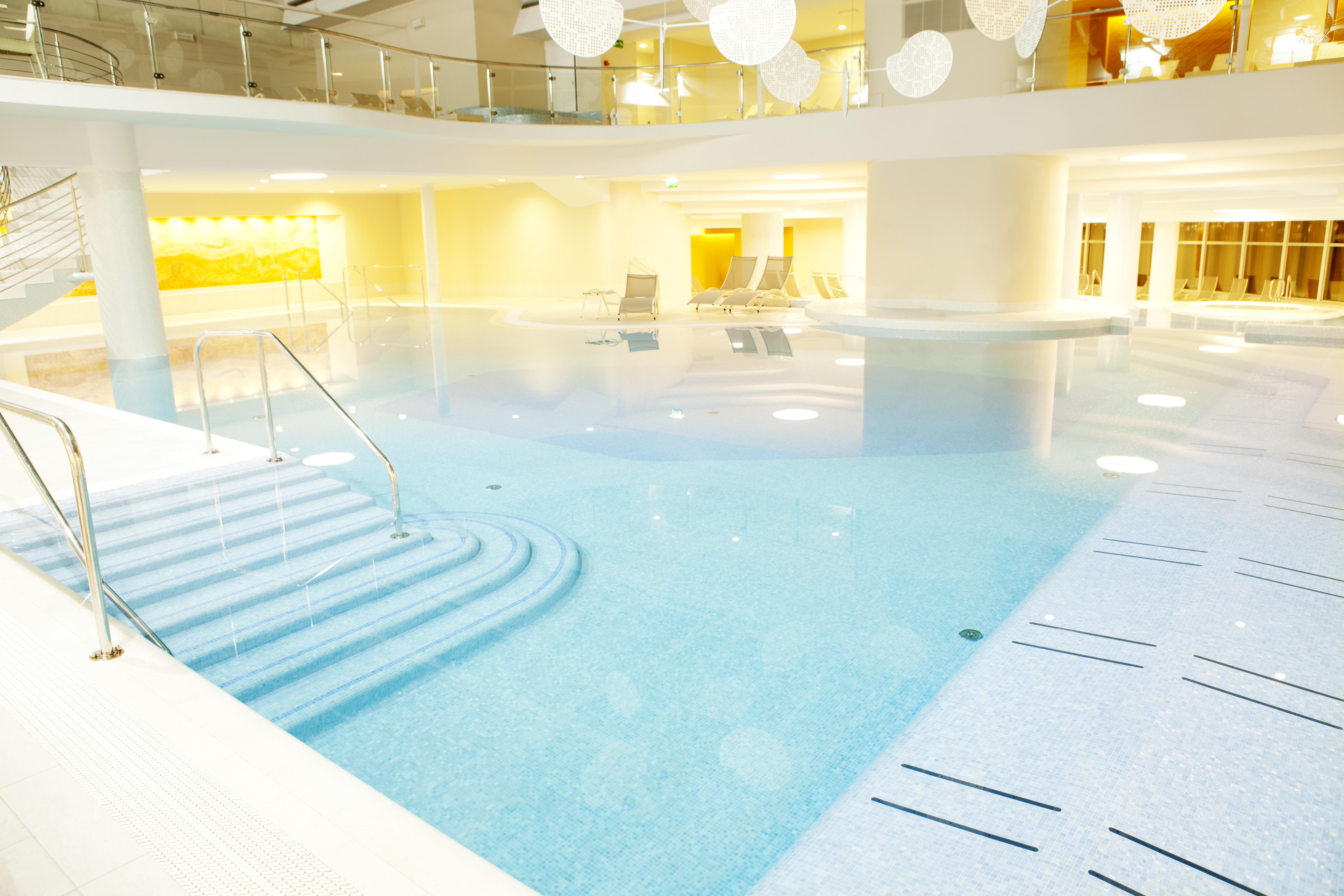 Hotel Slovenija - Terme & Wellness Lifeclass Portorose Esterno foto The swimming pool at the hotel