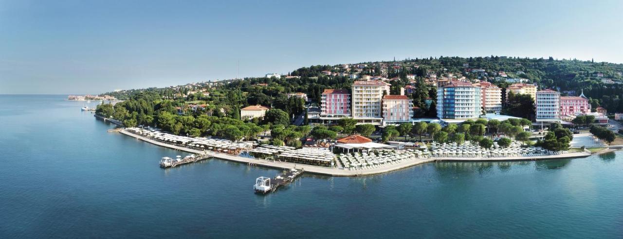 Hotel Slovenija - Terme & Wellness Lifeclass Portorose Esterno foto View of the resort