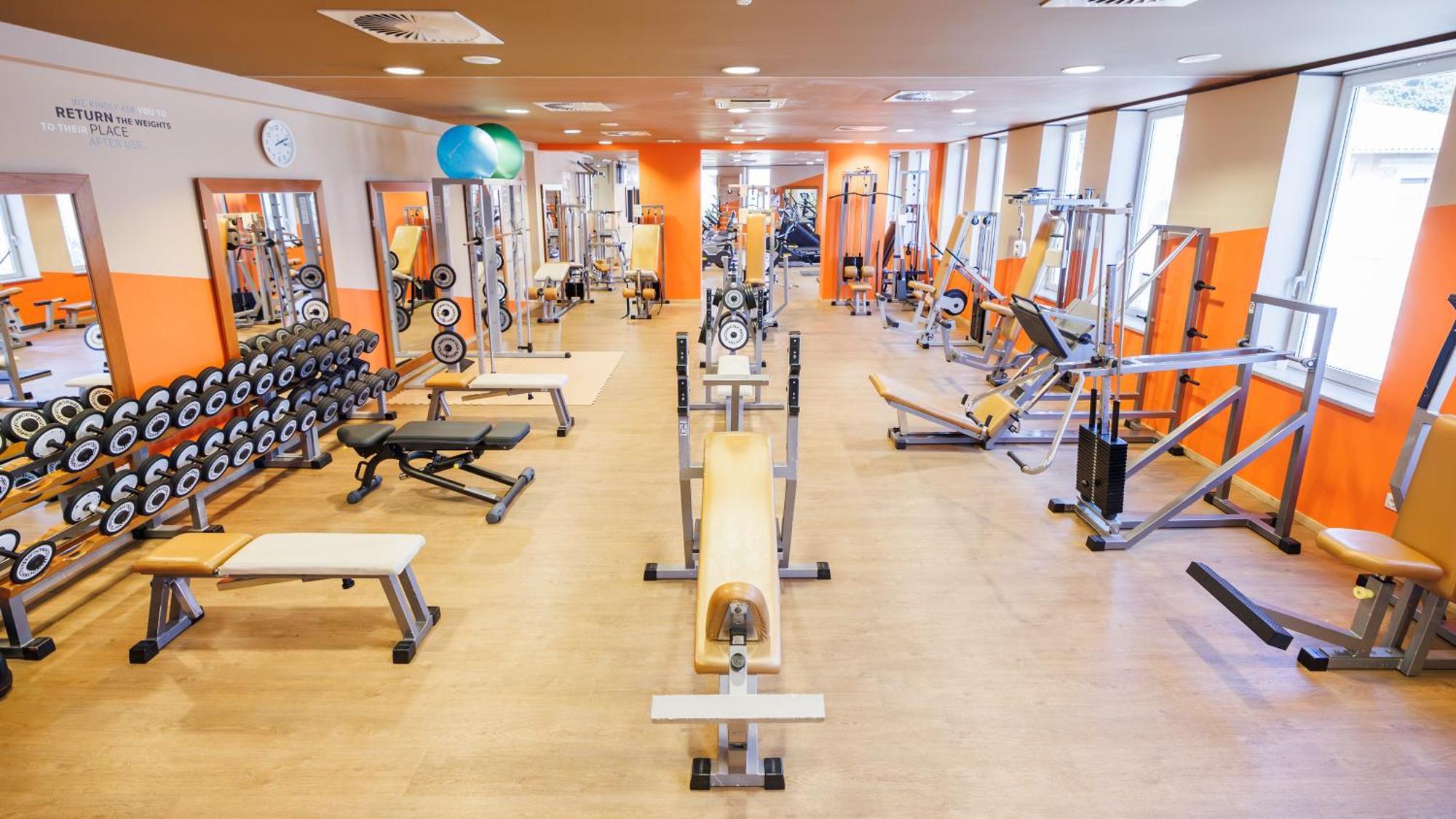 Hotel Slovenija - Terme & Wellness Lifeclass Portorose Esterno foto A typical gym