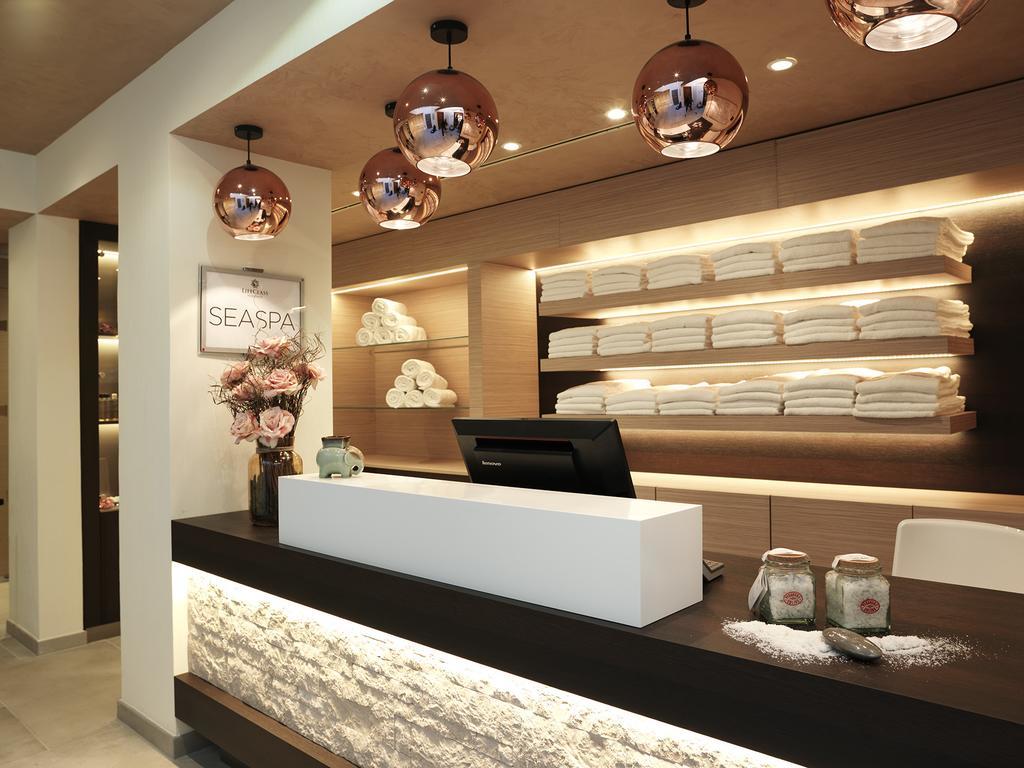 Hotel Slovenija - Terme & Wellness Lifeclass Portorose Esterno foto Reception desk at a spa